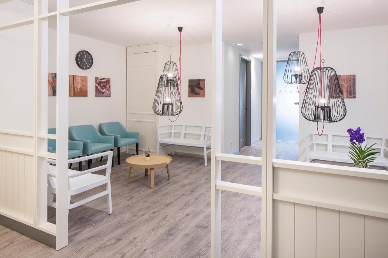 Falkensteiner Spa Resort Mariánské Lázně Eksteriør billede The waiting room at the clinic