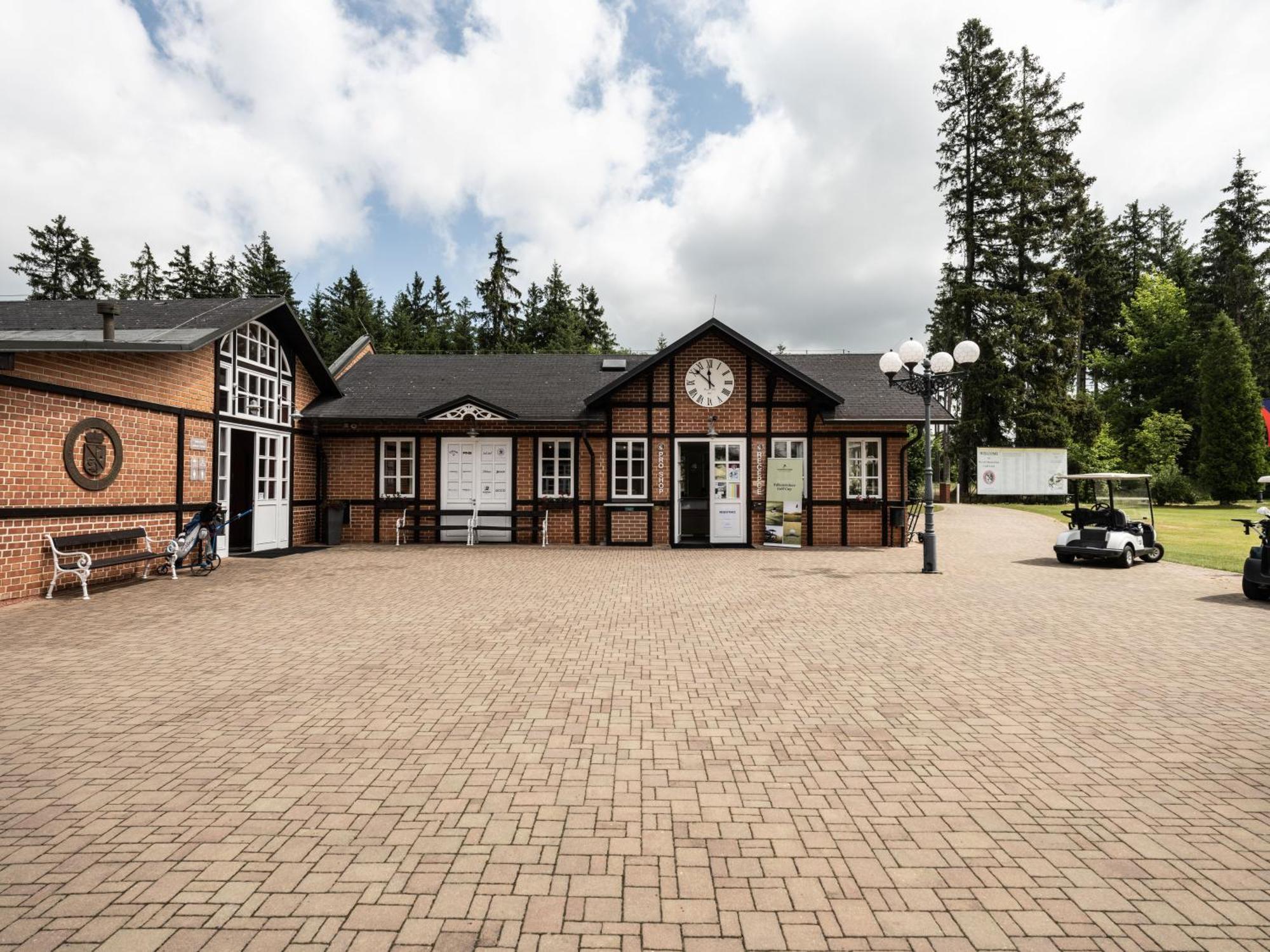 Falkensteiner Spa Resort Mariánské Lázně Eksteriør billede Golf clubhouse