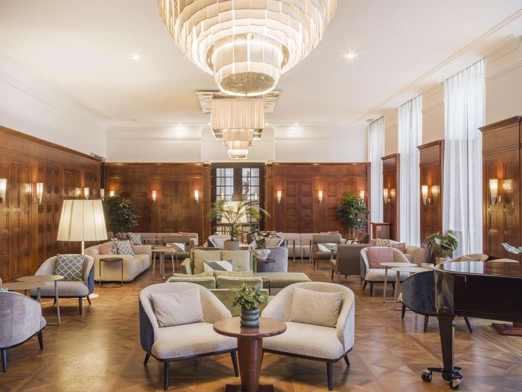Falkensteiner Spa Resort Mariánské Lázně Restaurant billede The interior of the hotel